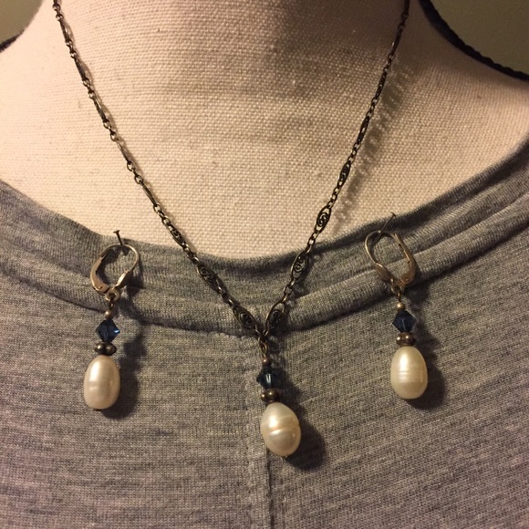 SALE Silver and freshwater pearl necklace/earrings - Picture 5 of 6